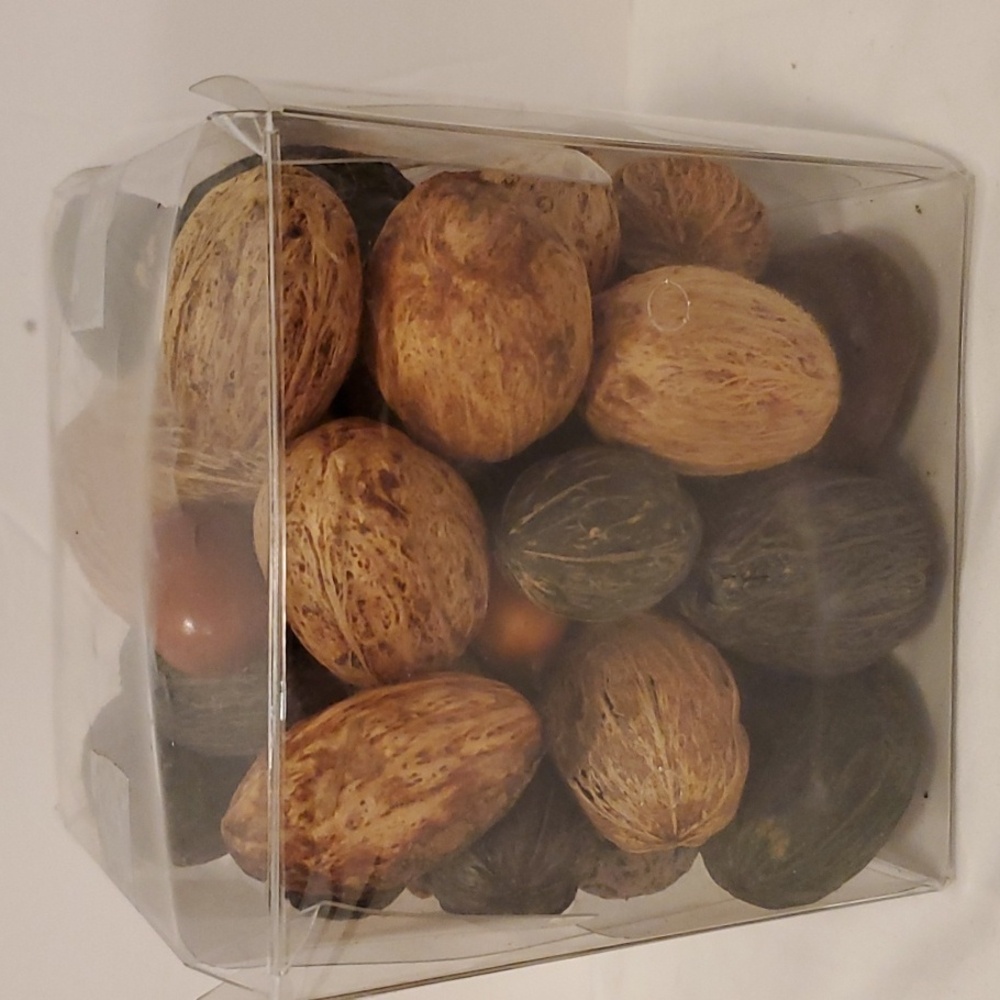 Box of Decorative 🌰🥜 Nuts